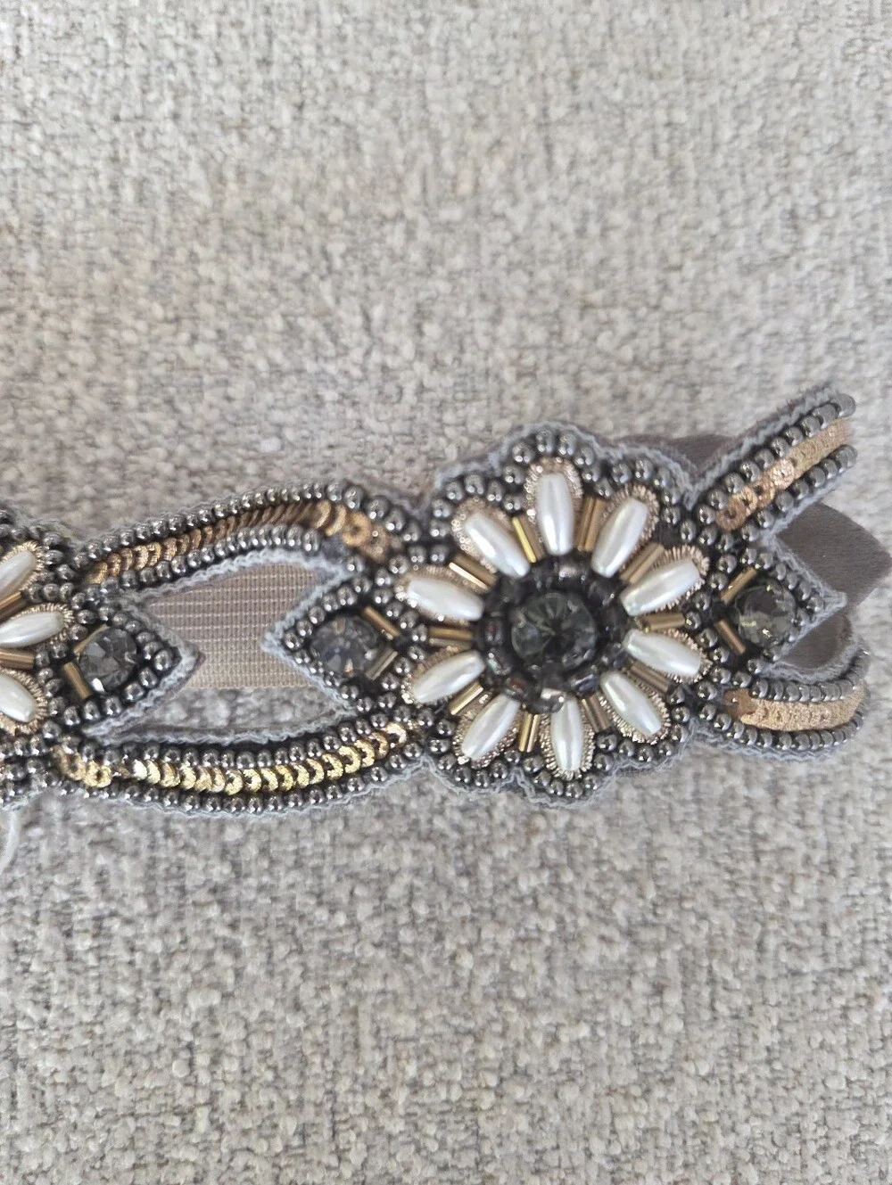 NWT Open Floral Cluster Beaded Belt Gunmetal Small